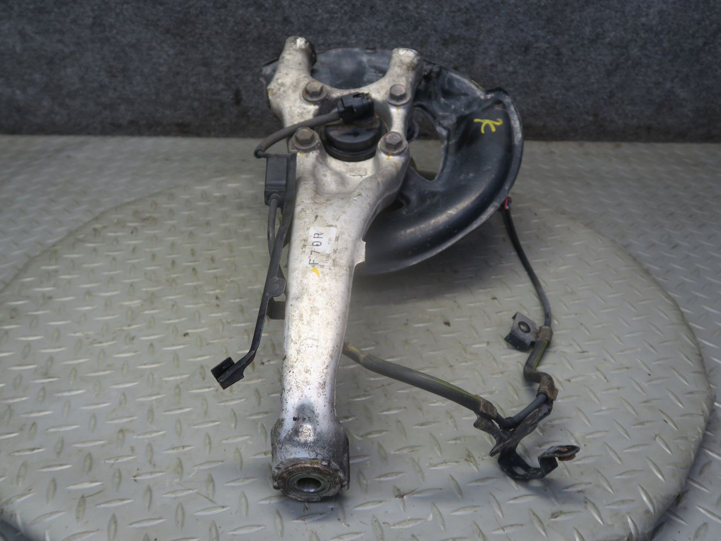 01-06 Lexus UCF30L LS430 RWD Front Right Spindle Knuckle Wheel Hub Bearing OEM