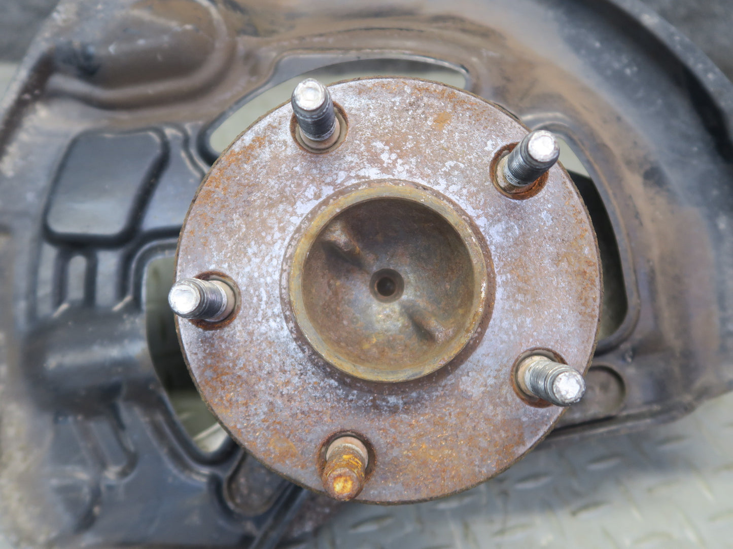 01-06 Lexus UCF30L LS430 RWD Front Left Spindle Knuckle Wheel Hub Bearing OEM