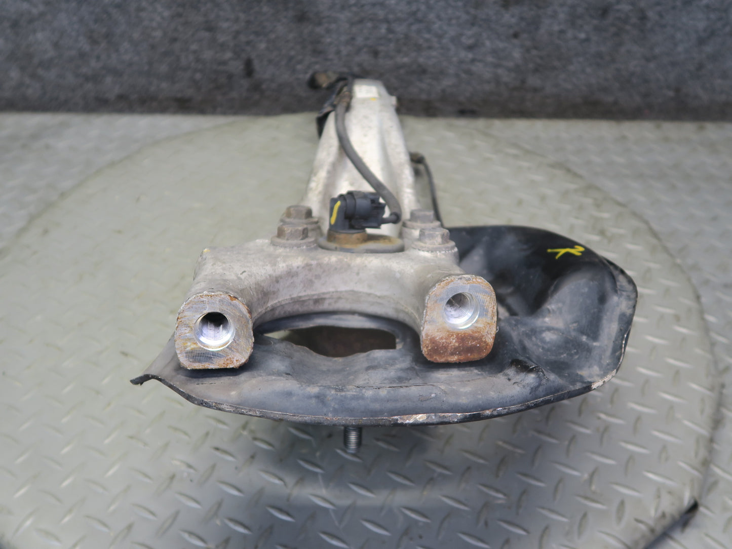 01-06 Lexus UCF30L LS430 RWD Front Left Spindle Knuckle Wheel Hub Bearing OEM
