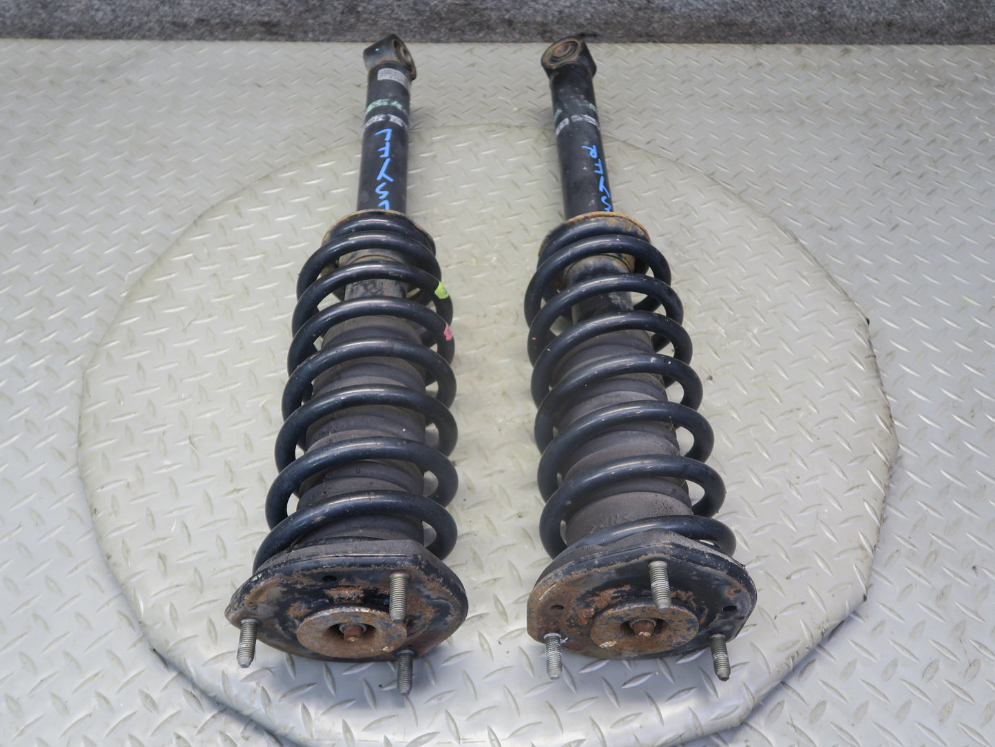 04-06 Lexus UCF30L LS430 Set of 2 Front Left & Right Strut Shock Absorber OEM