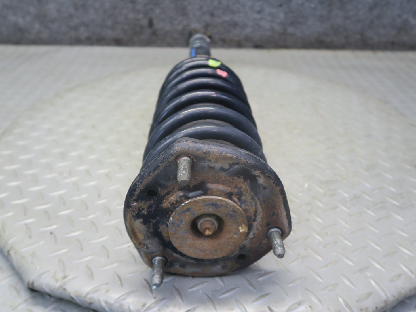 04-06 Lexus UCF30L LS430 Set of 2 Front Left & Right Strut Shock Absorber OEM