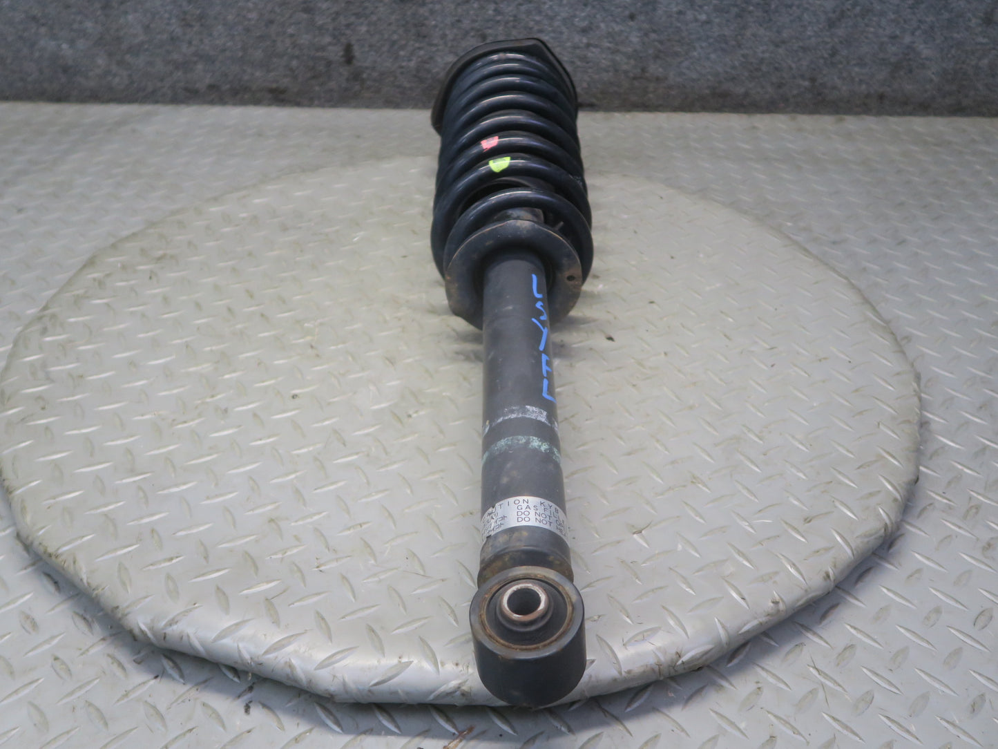 04-06 Lexus UCF30L LS430 Set of 2 Front Left & Right Strut Shock Absorber OEM