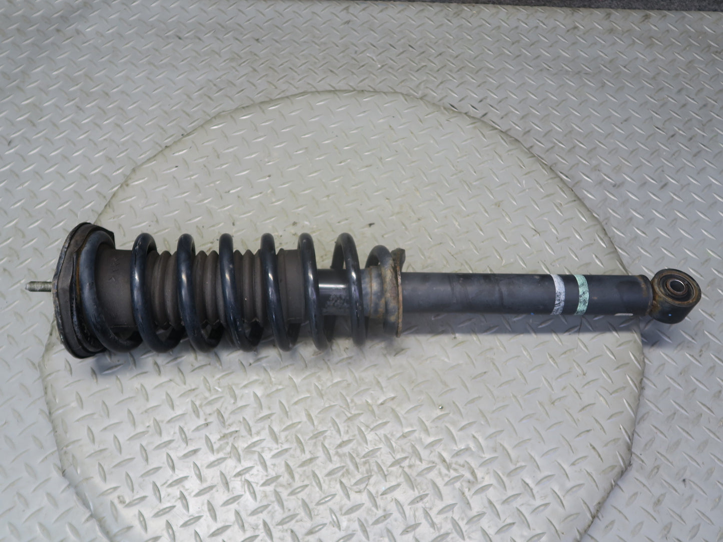 04-06 Lexus UCF30L LS430 Set of 2 Front Left & Right Strut Shock Absorber OEM