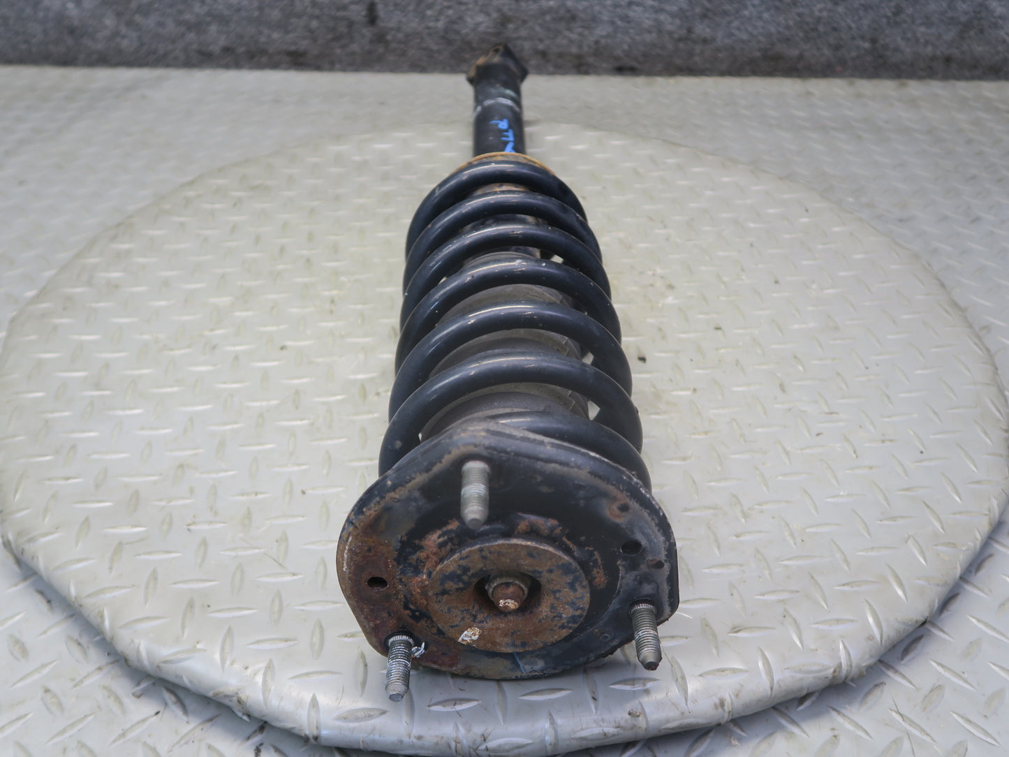 04-06 Lexus UCF30L LS430 Set of 2 Front Left & Right Strut Shock Absorber OEM