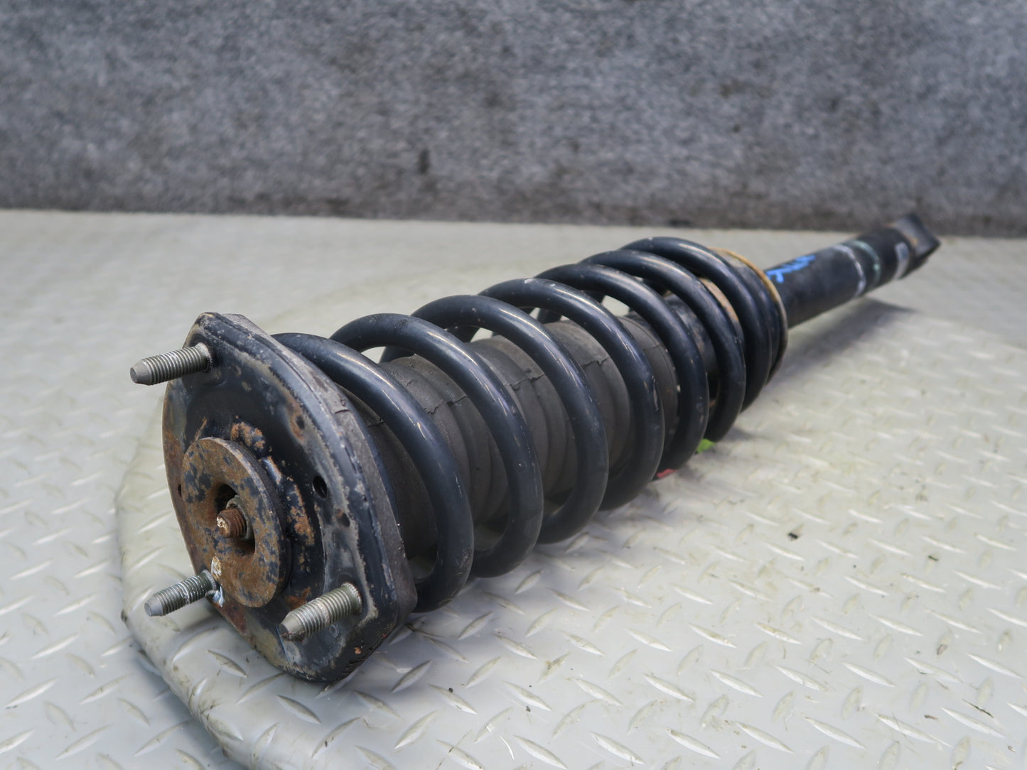 04-06 Lexus UCF30L LS430 Set of 2 Front Left & Right Strut Shock Absorber OEM