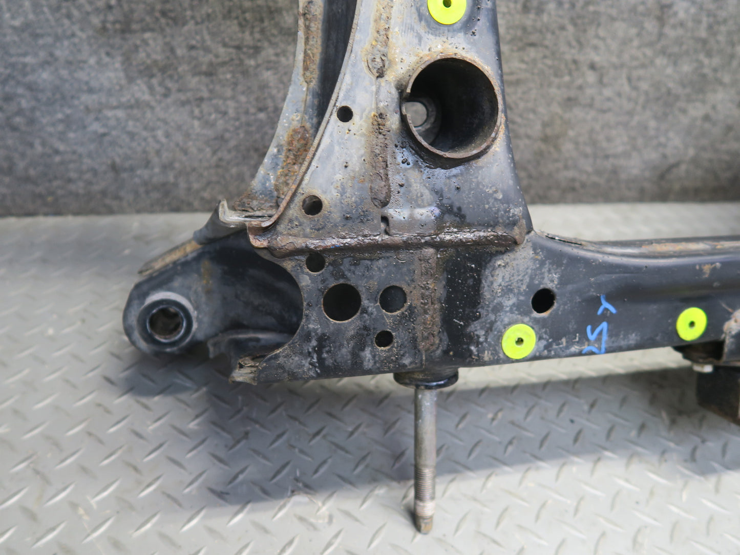 04-06 Lexus UCF30L LS430 Front Suspension Subframe Crossmember Cradle OEM