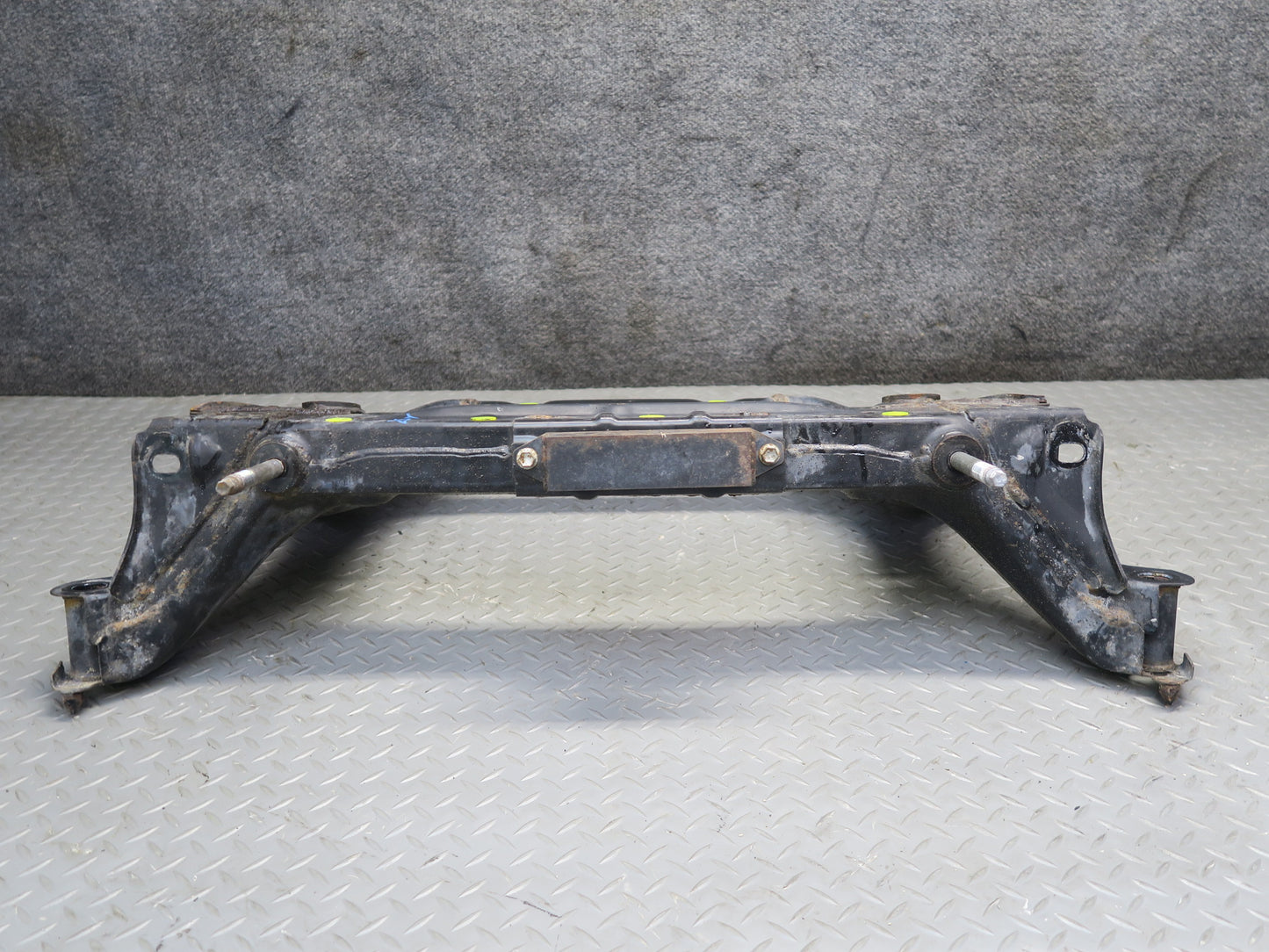 04-06 Lexus UCF30L LS430 Front Suspension Subframe Crossmember Cradle OEM