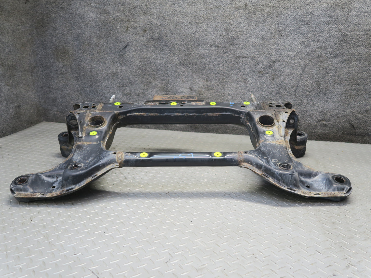 04-06 Lexus UCF30L LS430 Front Suspension Subframe Crossmember Cradle OEM