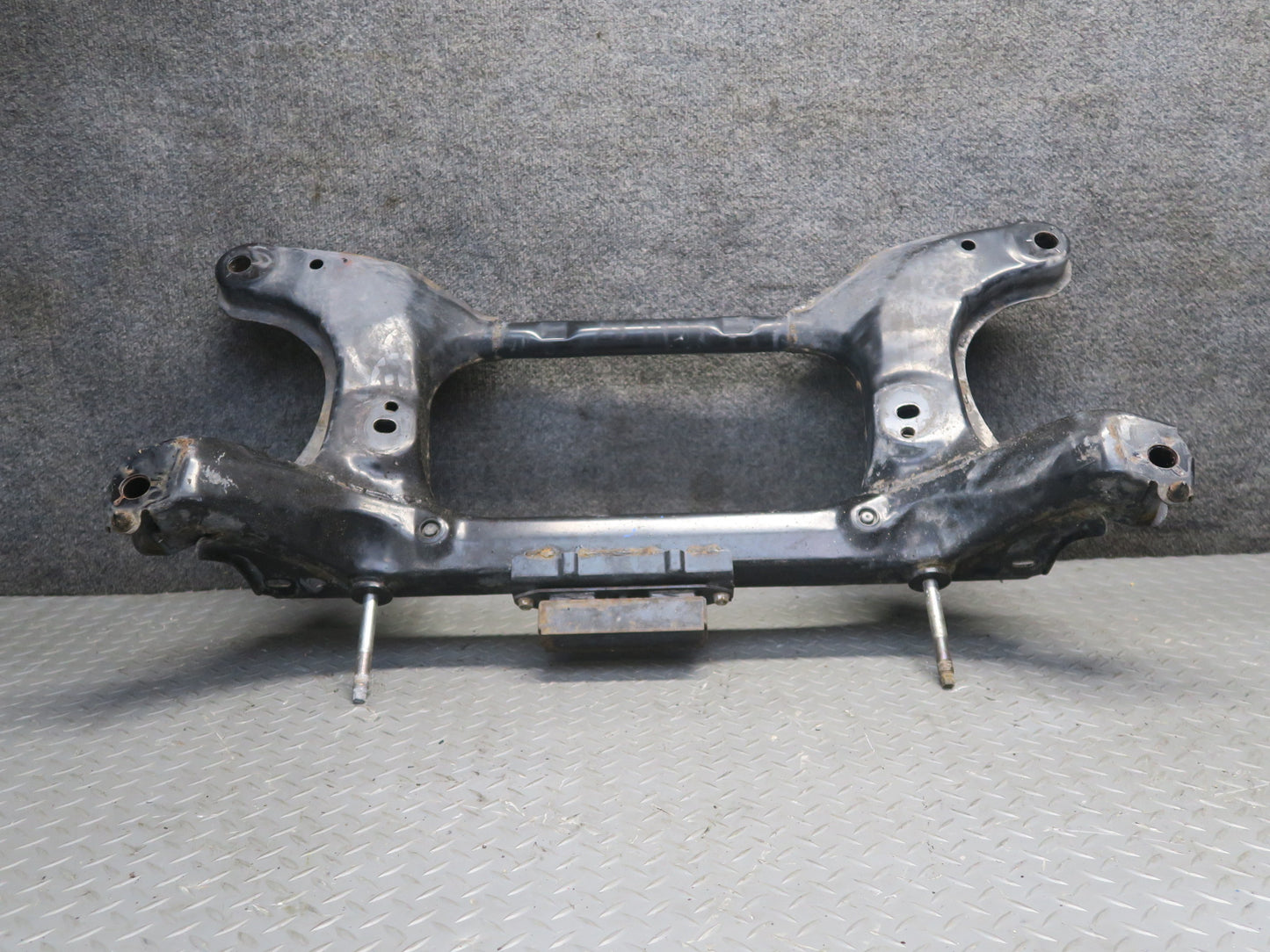 04-06 Lexus UCF30L LS430 Front Suspension Subframe Crossmember Cradle OEM