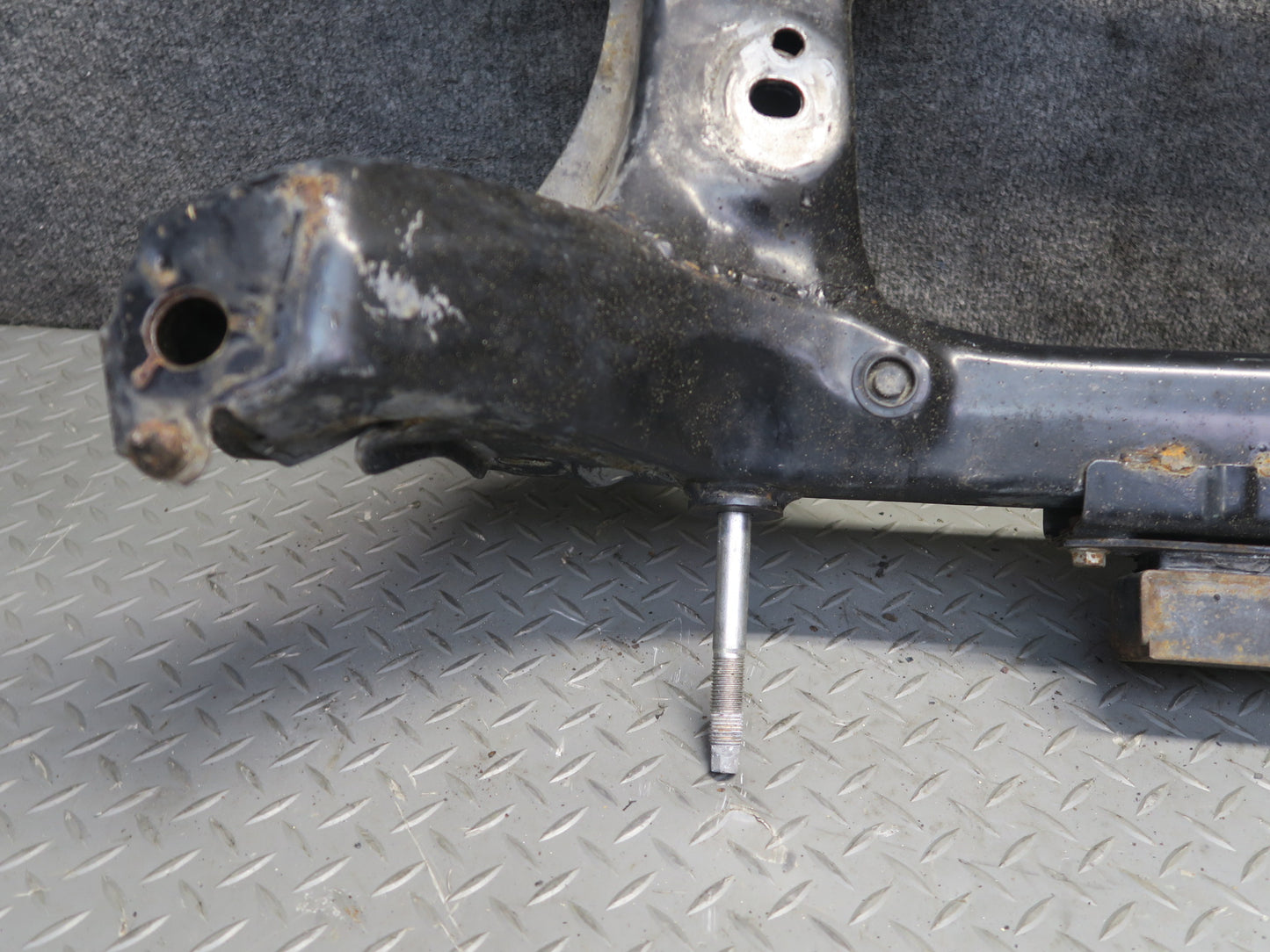 04-06 Lexus UCF30L LS430 Front Suspension Subframe Crossmember Cradle OEM
