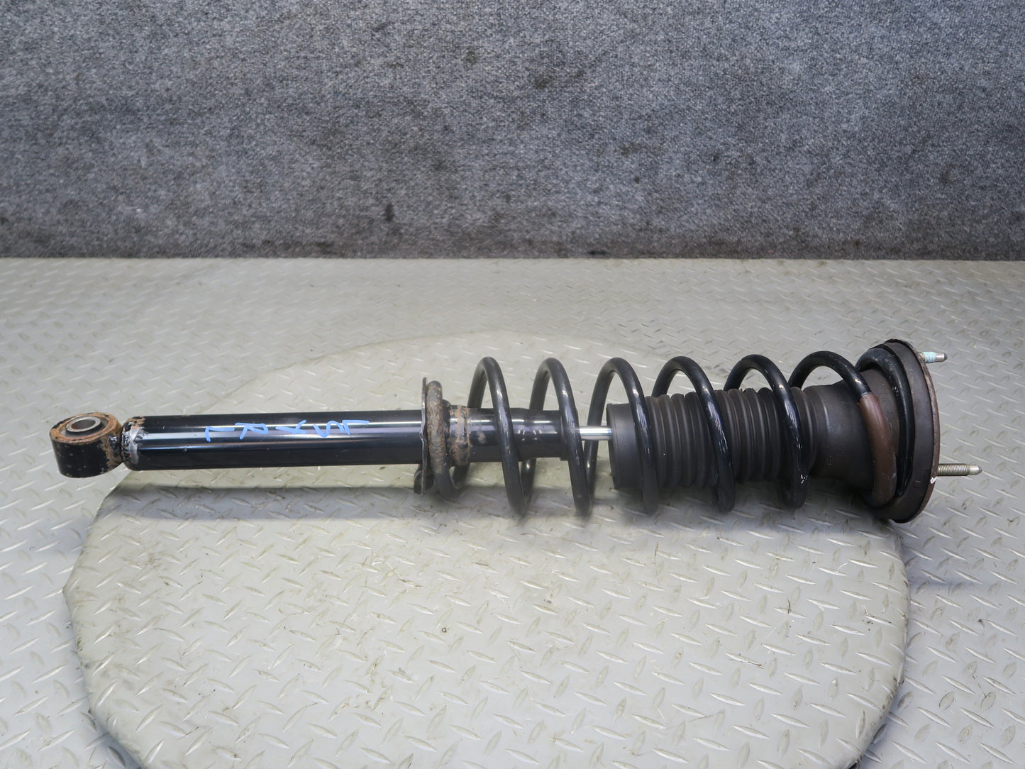 04-06 Lexus UCF30L LS430 Set of 2 Rear Left & Right Strut Shock Absorber OEM
