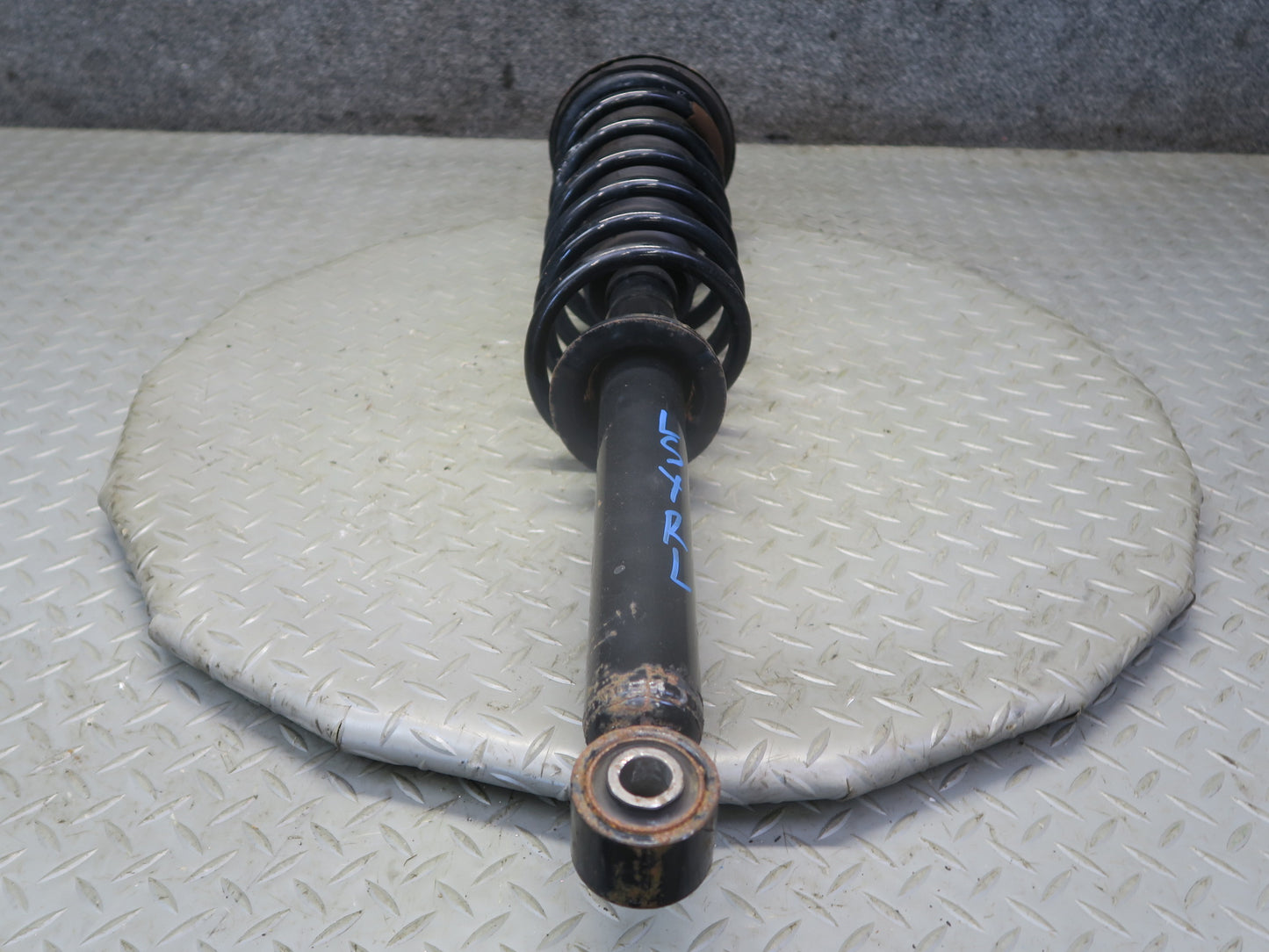 04-06 Lexus UCF30L LS430 Set of 2 Rear Left & Right Strut Shock Absorber OEM