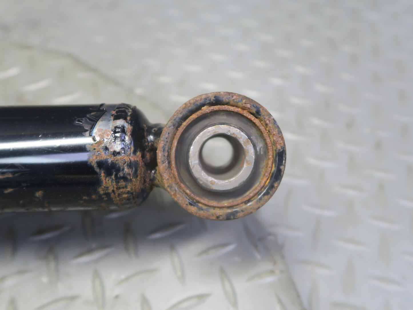 04-06 Lexus UCF30L LS430 Set of 2 Rear Left & Right Strut Shock Absorber OEM