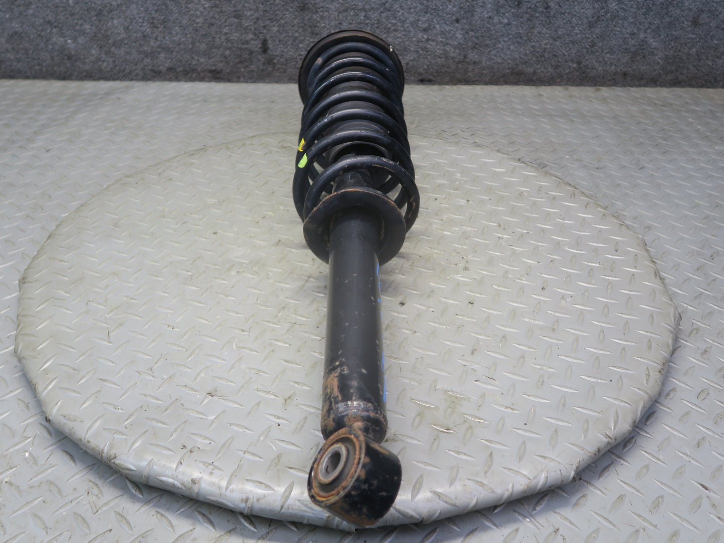 04-06 Lexus UCF30L LS430 Set of 2 Rear Left & Right Strut Shock Absorber OEM