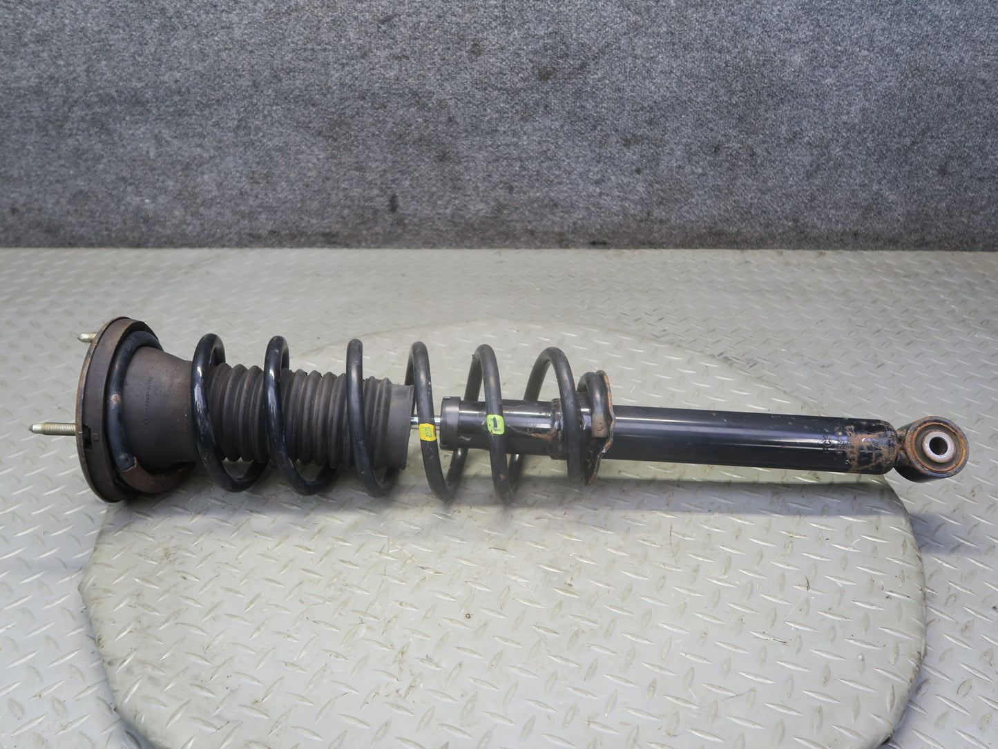 04-06 Lexus UCF30L LS430 Set of 2 Rear Left & Right Strut Shock Absorber OEM