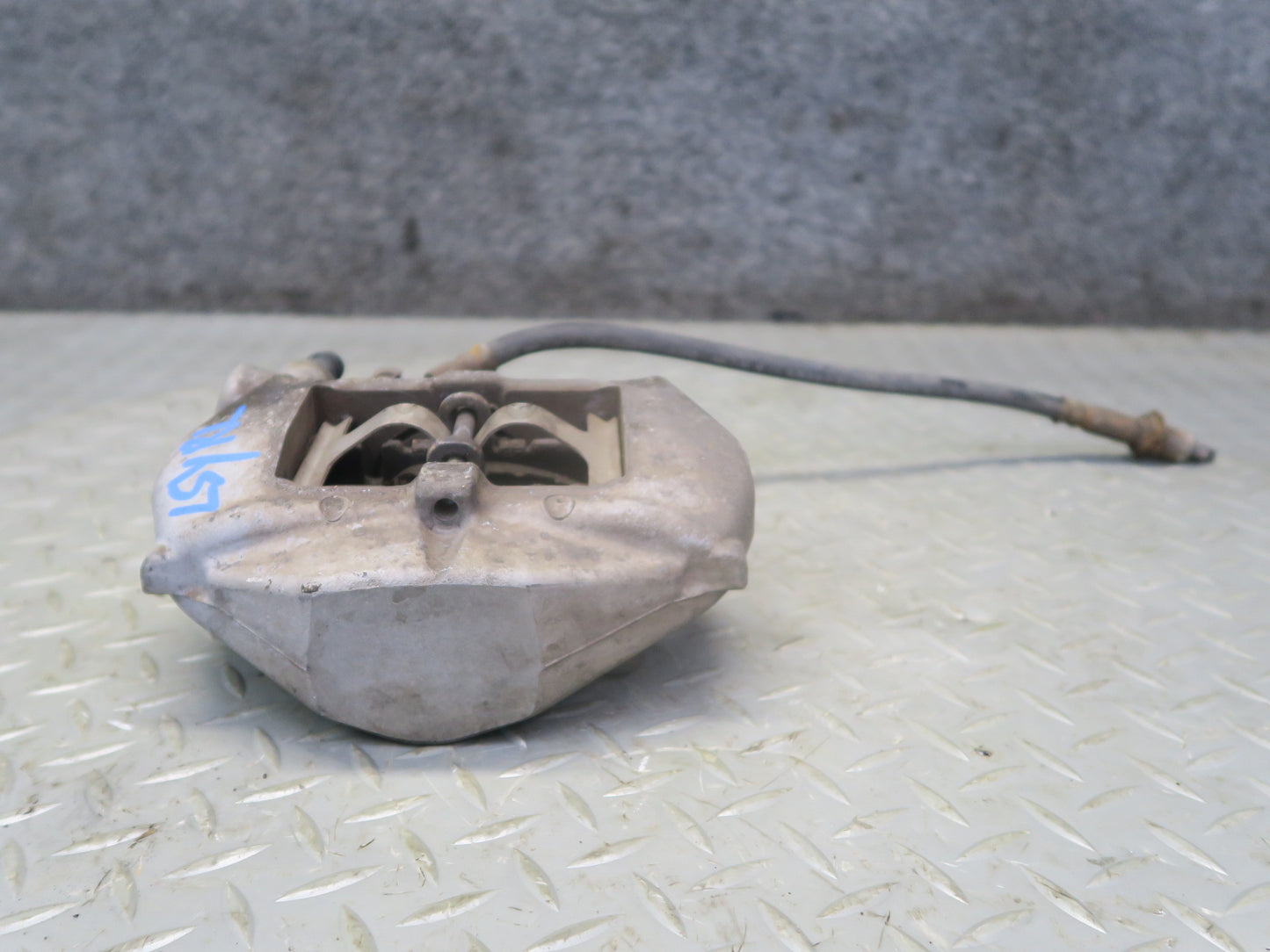 01-06 Lexus UCF30L LS430 Set of 2 Rear Left & Right Sumitomo Brake Caliper OEM