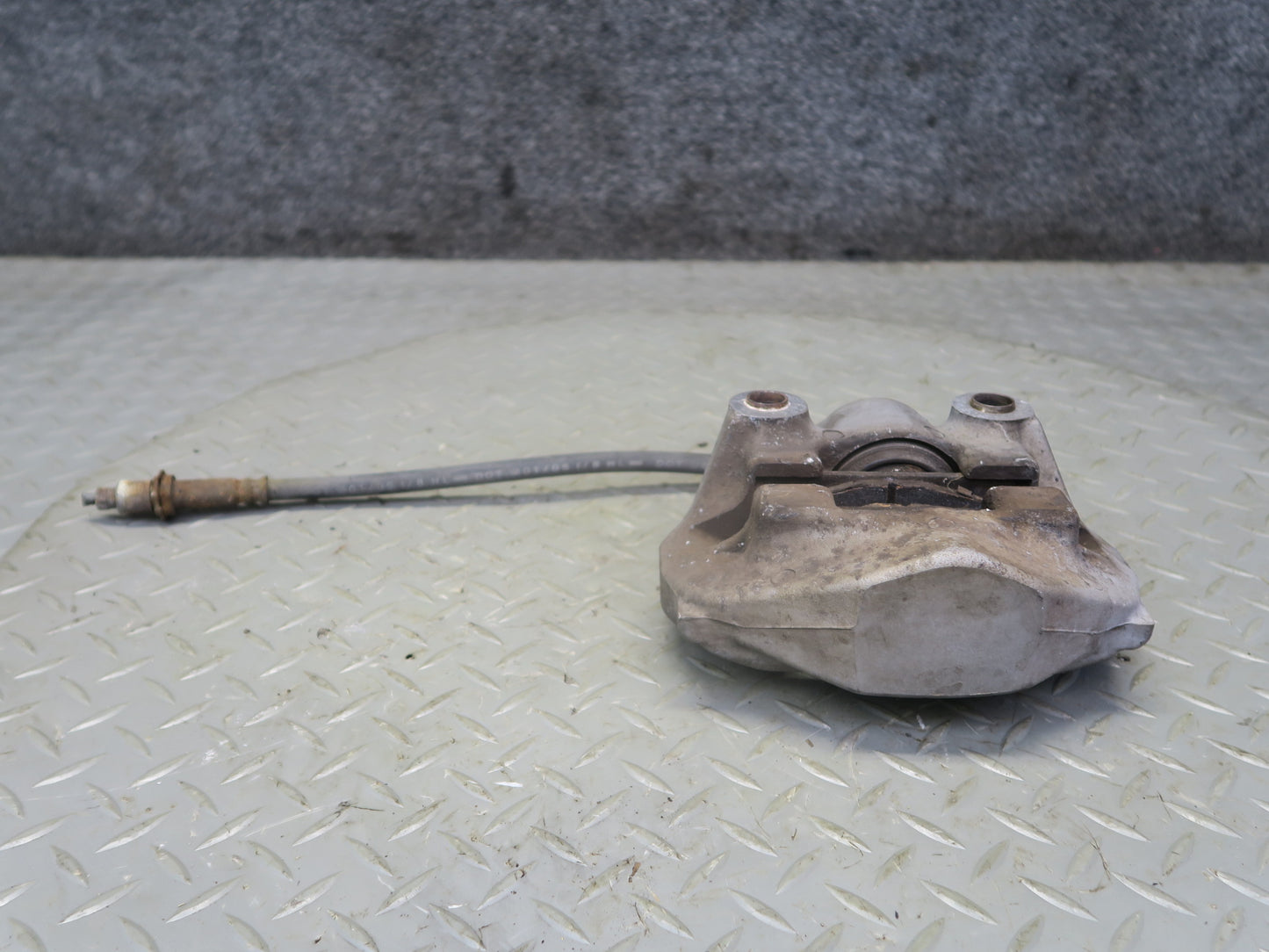 01-06 Lexus UCF30L LS430 Set of 2 Rear Left & Right Sumitomo Brake Caliper OEM