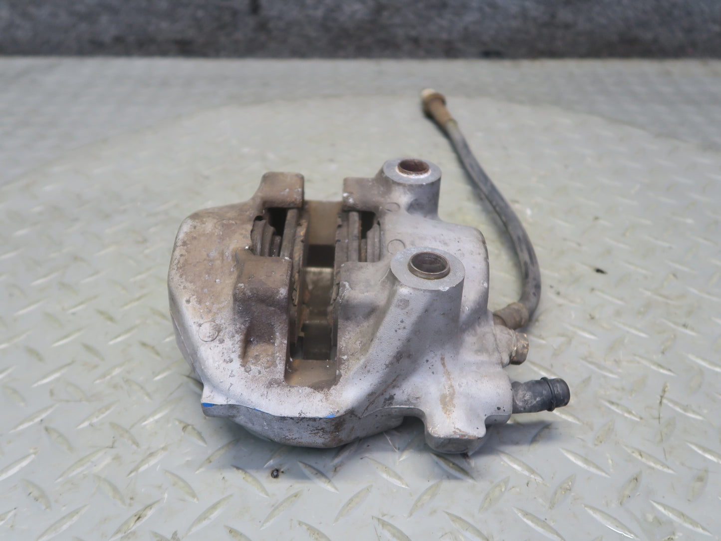 01-06 Lexus UCF30L LS430 Set of 2 Rear Left & Right Sumitomo Brake Caliper OEM
