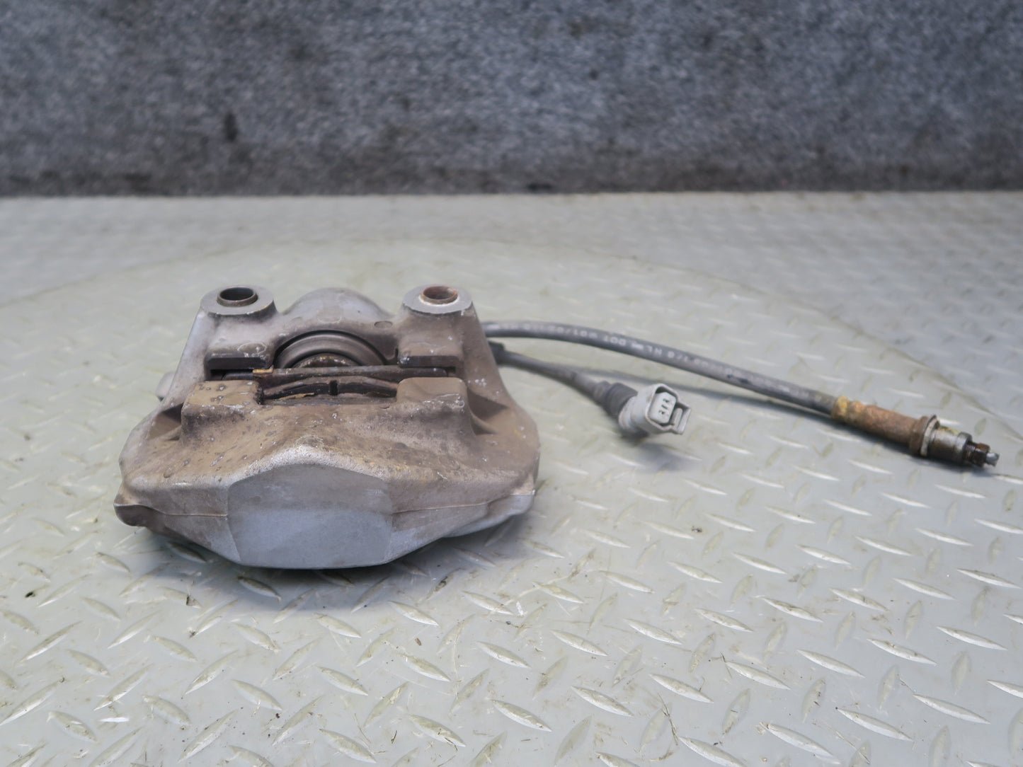 01-06 Lexus UCF30L LS430 Set of 2 Rear Left & Right Sumitomo Brake Caliper OEM