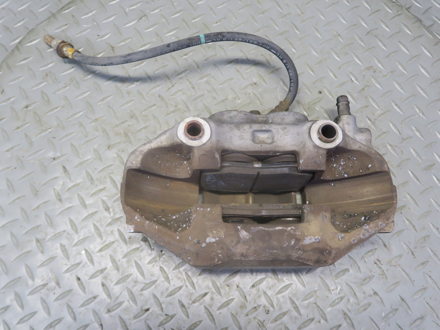 01-06 Lexus UCF30L LS430 Set of 2 Front Left & Right Sumitomo Brake Caliper OEM