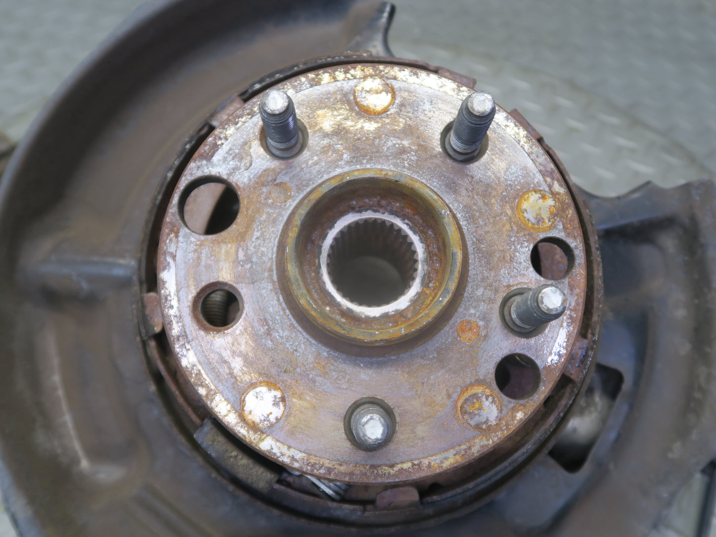 01-06 Lexus UCF30L LS430 RWD Rear Left Spindle Knuckle Wheel Hub Bearing OEM