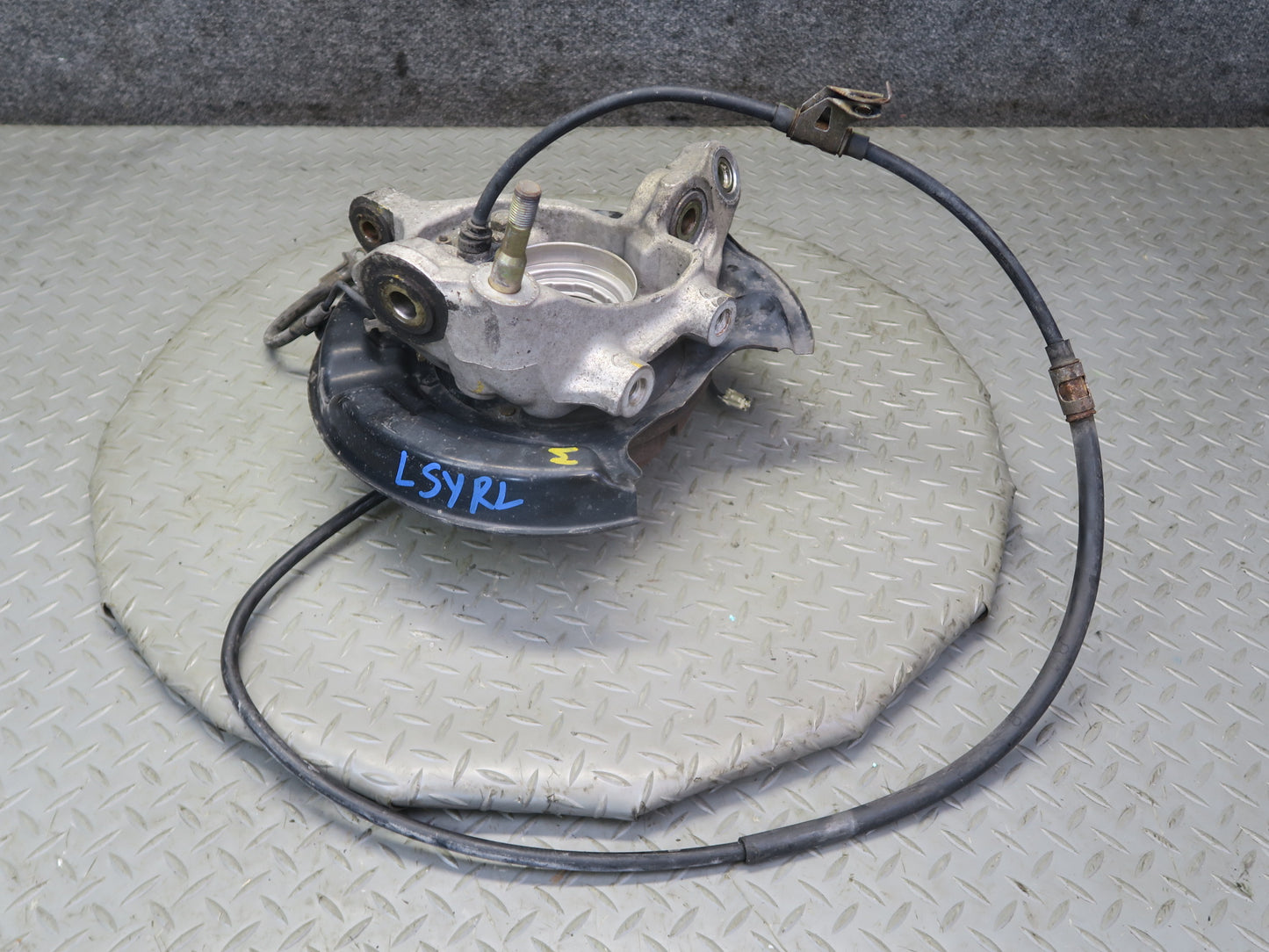 01-06 Lexus UCF30L LS430 RWD Rear Left Spindle Knuckle Wheel Hub Bearing OEM