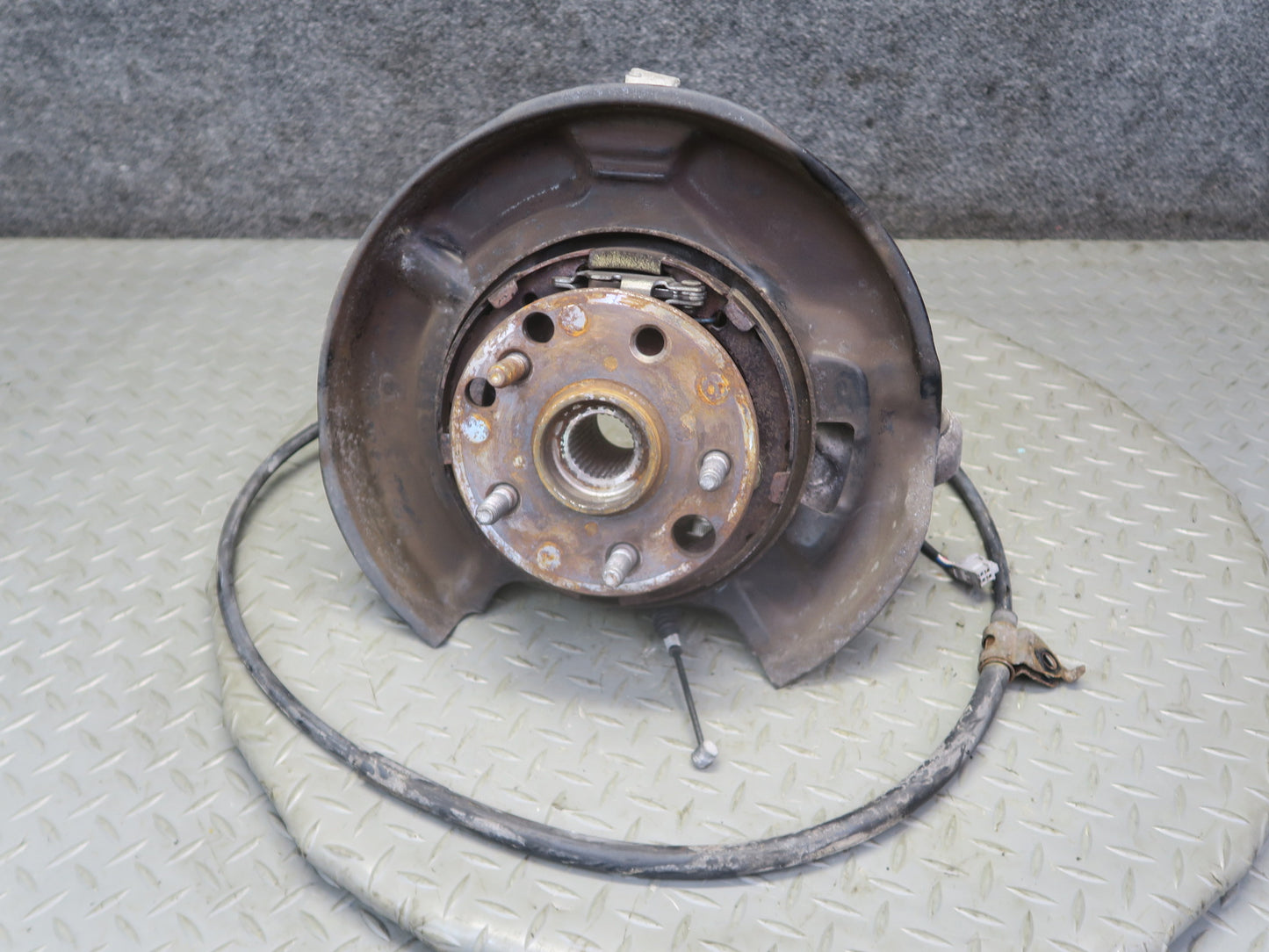 01-06 Lexus UCF30L LS430 RWD Rear Right Spindle Knuckle Wheel Hub Bearing OEM