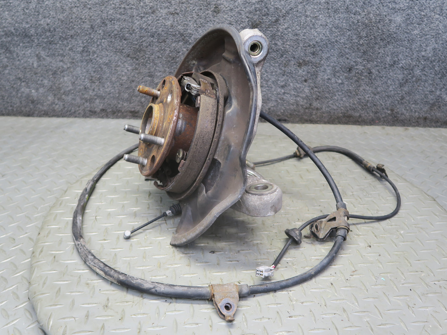 01-06 Lexus UCF30L LS430 RWD Rear Right Spindle Knuckle Wheel Hub Bearing OEM