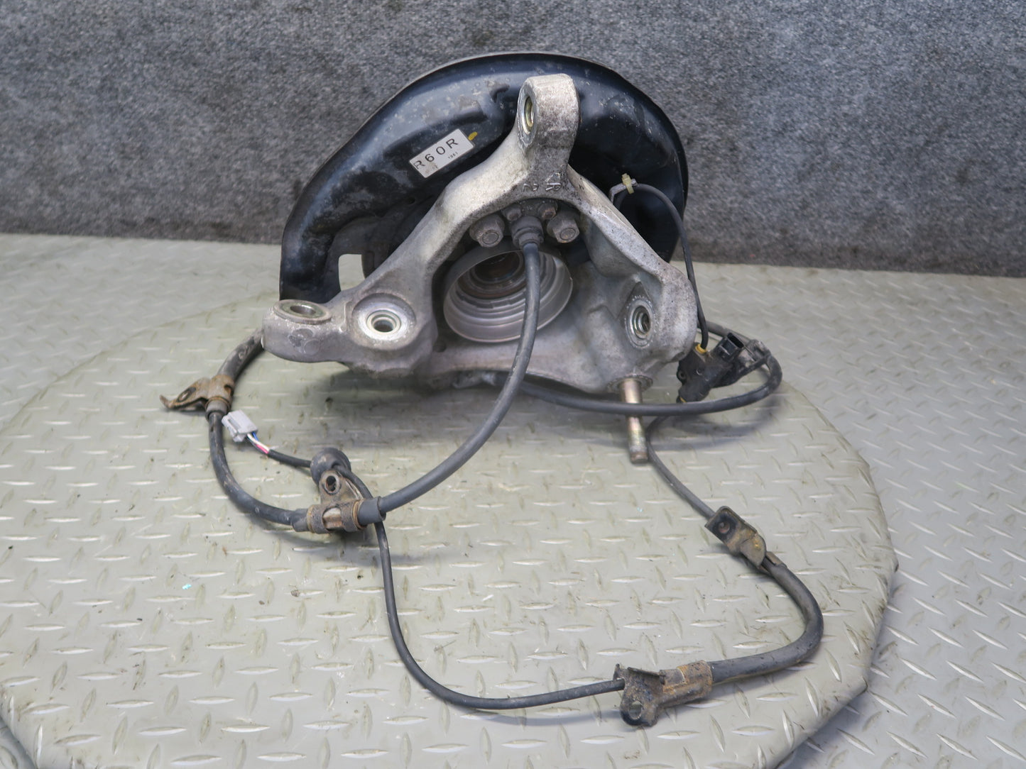 01-06 Lexus UCF30L LS430 RWD Rear Right Spindle Knuckle Wheel Hub Bearing OEM