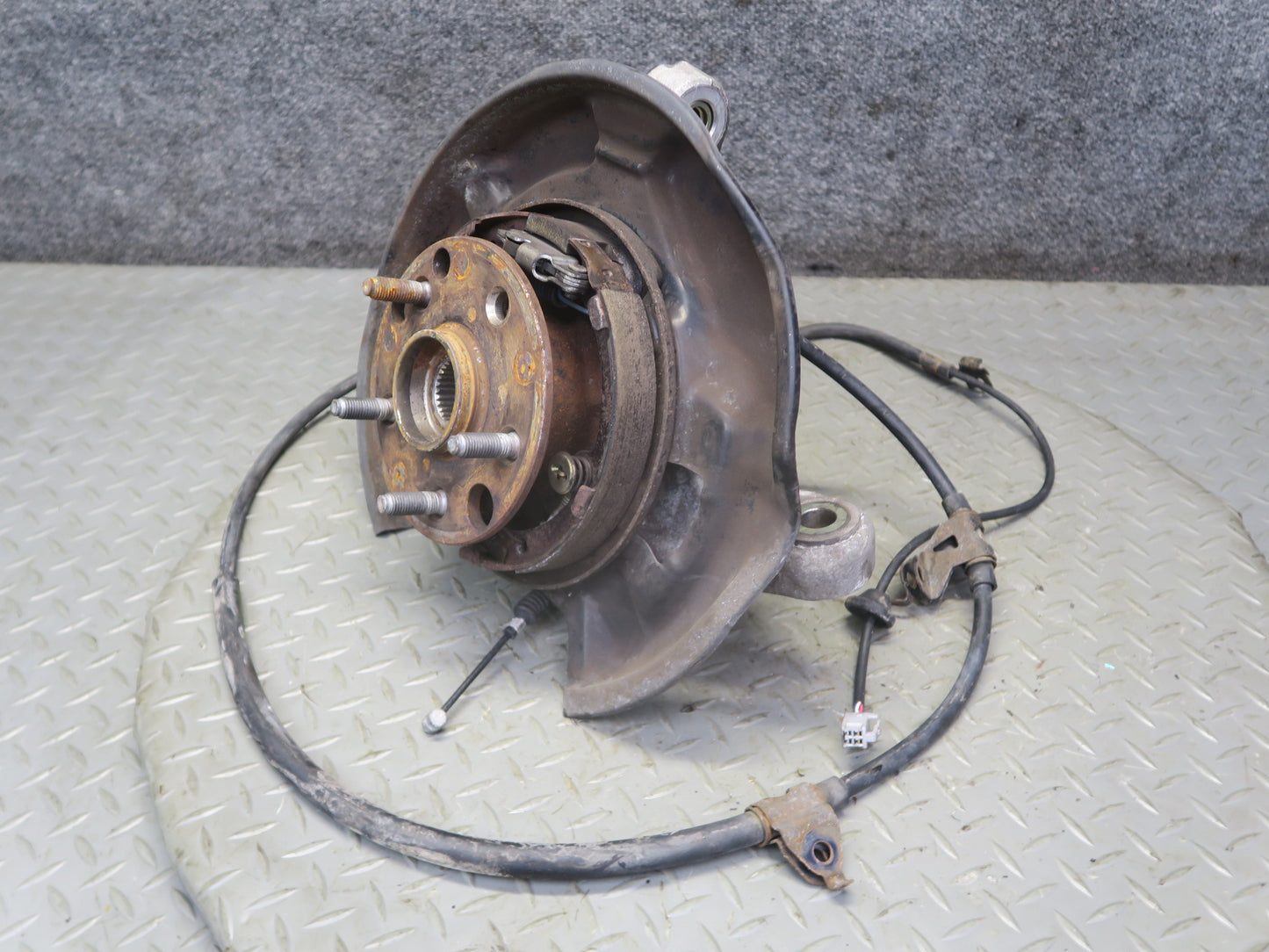 01-06 Lexus UCF30L LS430 RWD Rear Right Spindle Knuckle Wheel Hub Bearing OEM