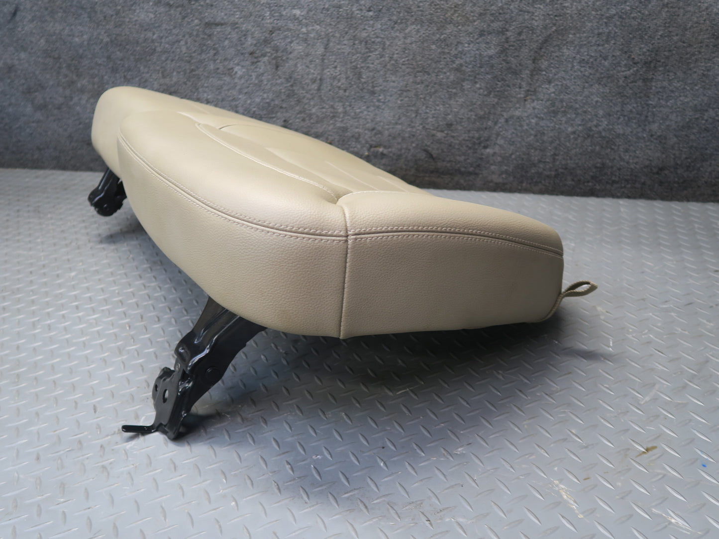 12-15 Mercedes W166 Ml-class Rear Left Seat Lower Cushion OEM
