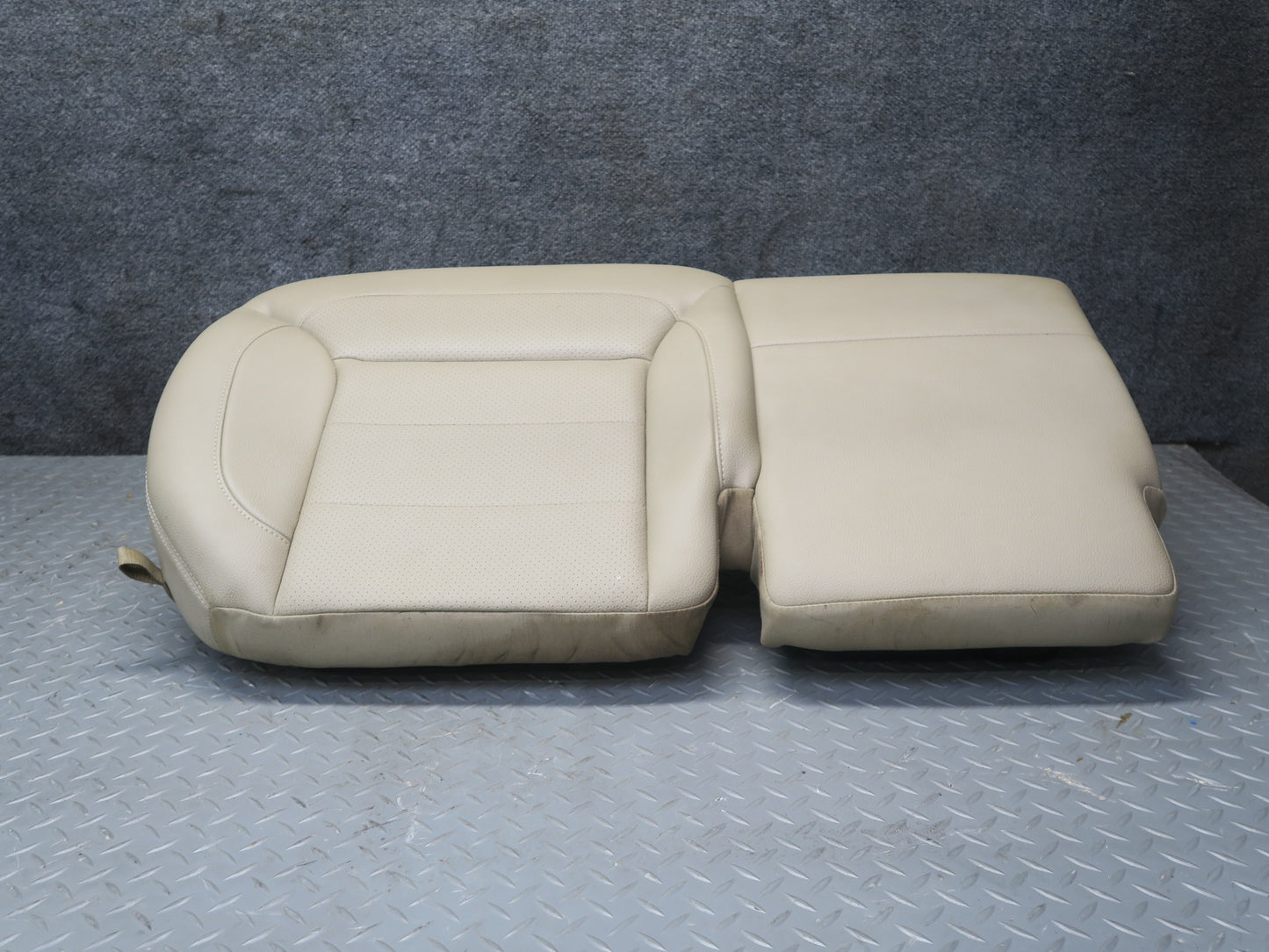 12-15 Mercedes W166 Ml-class Rear Left Seat Lower Cushion OEM