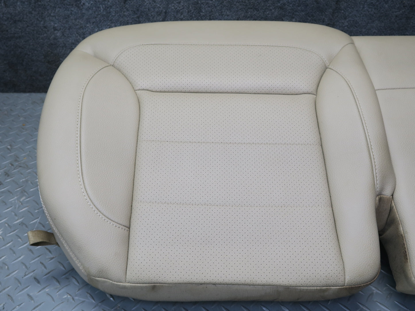 12-15 Mercedes W166 Ml-class Rear Left Seat Lower Cushion OEM