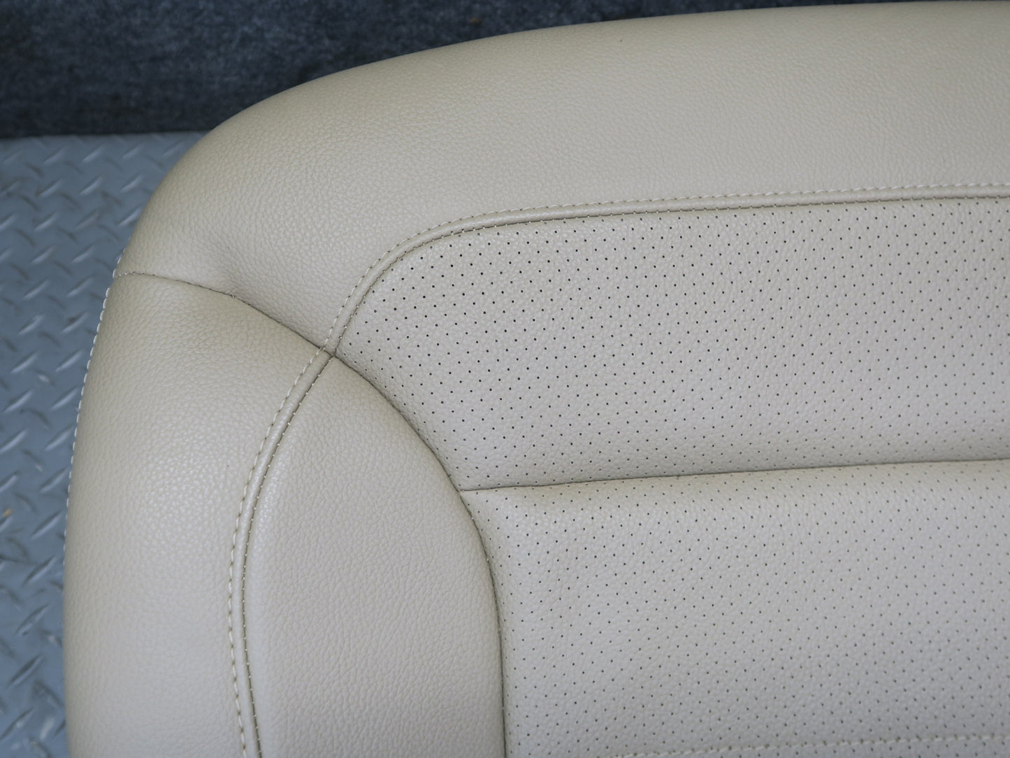 12-15 Mercedes W166 Ml-class Rear Left Seat Lower Cushion OEM