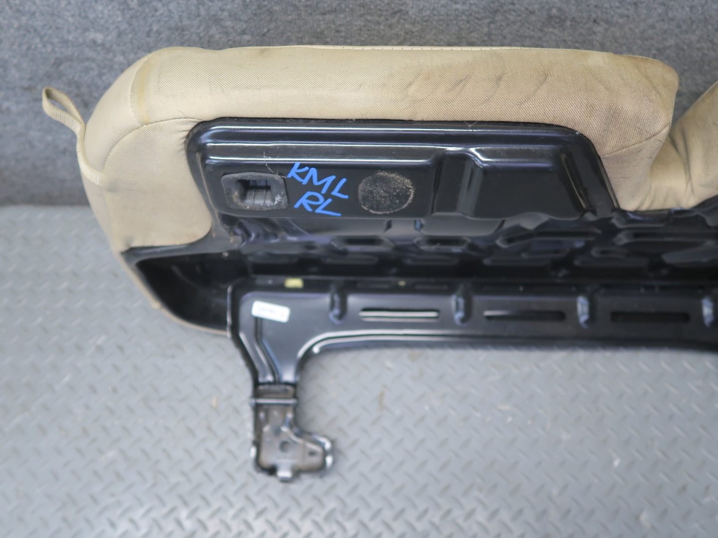 12-15 Mercedes W166 Ml-class Rear Left Seat Lower Cushion OEM