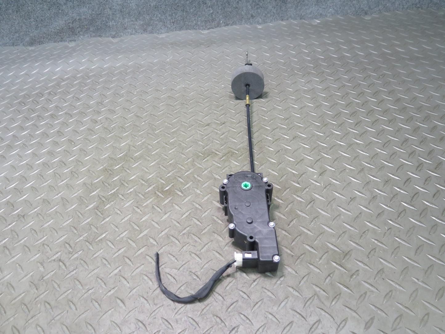 12-15 Mercedes W166 Ml-class Rear Trunk Tailgate Lock Latch Actuator 2047500060