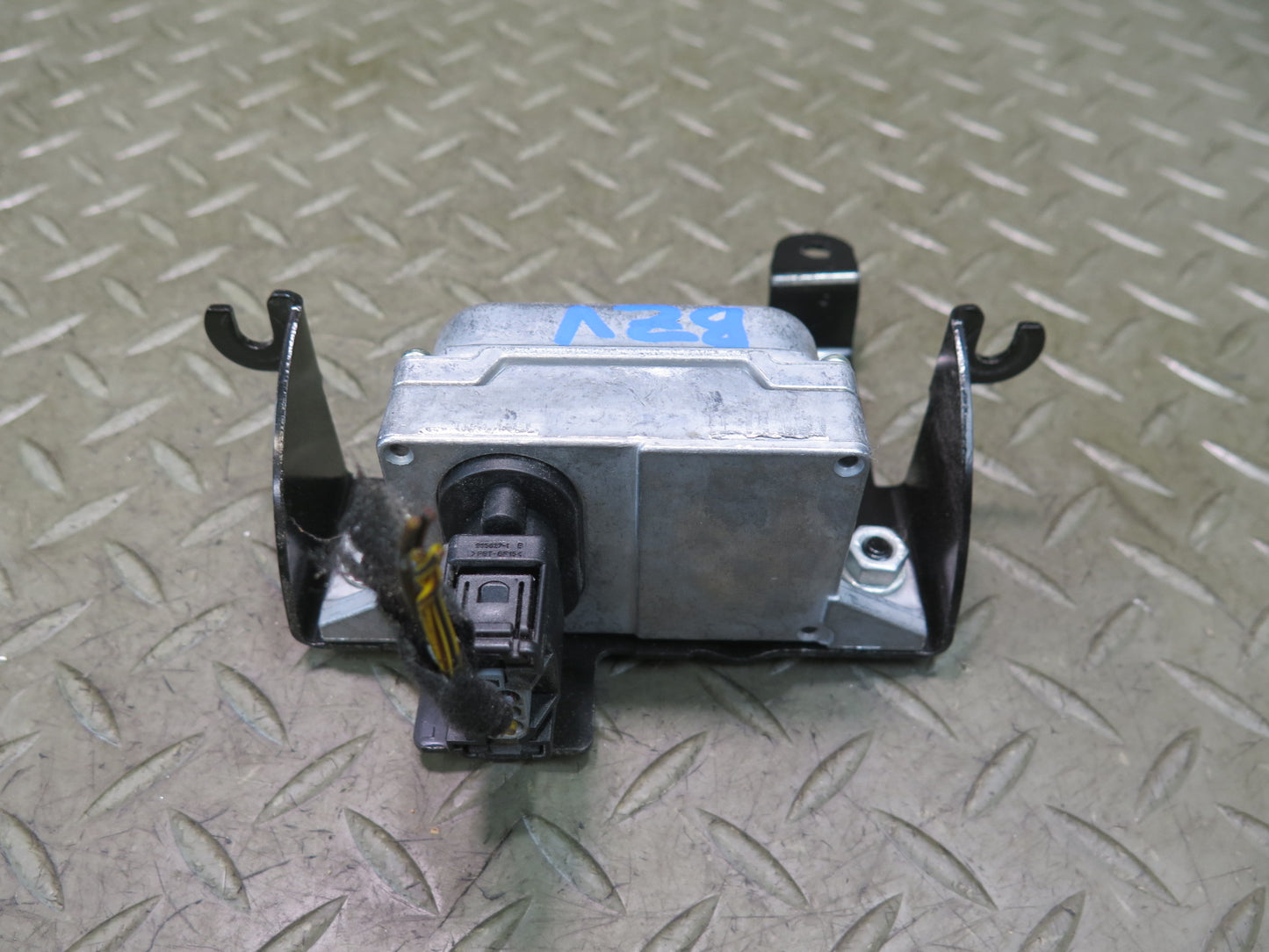 03-05 BMW E85 Z4 M54 YAW Rate Speed Sensor w Mount Bracket 6764018 OEM