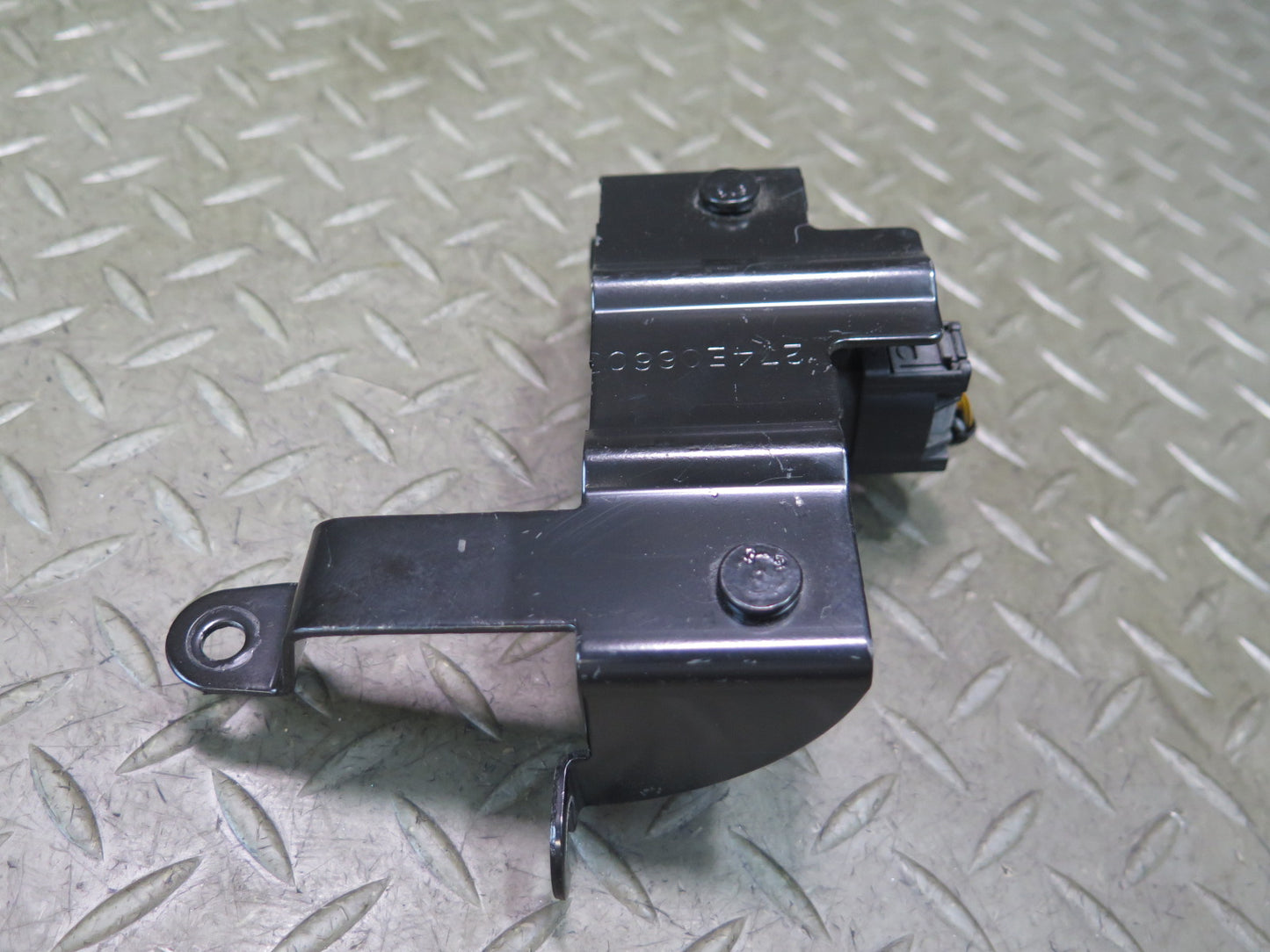 03-05 BMW E85 Z4 M54 YAW Rate Speed Sensor w Mount Bracket 6764018 OEM