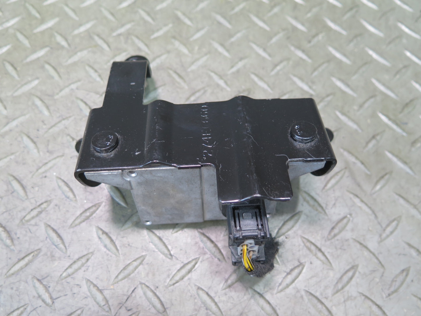 03-05 BMW E85 Z4 M54 YAW Rate Speed Sensor w Mount Bracket 6764018 OEM
