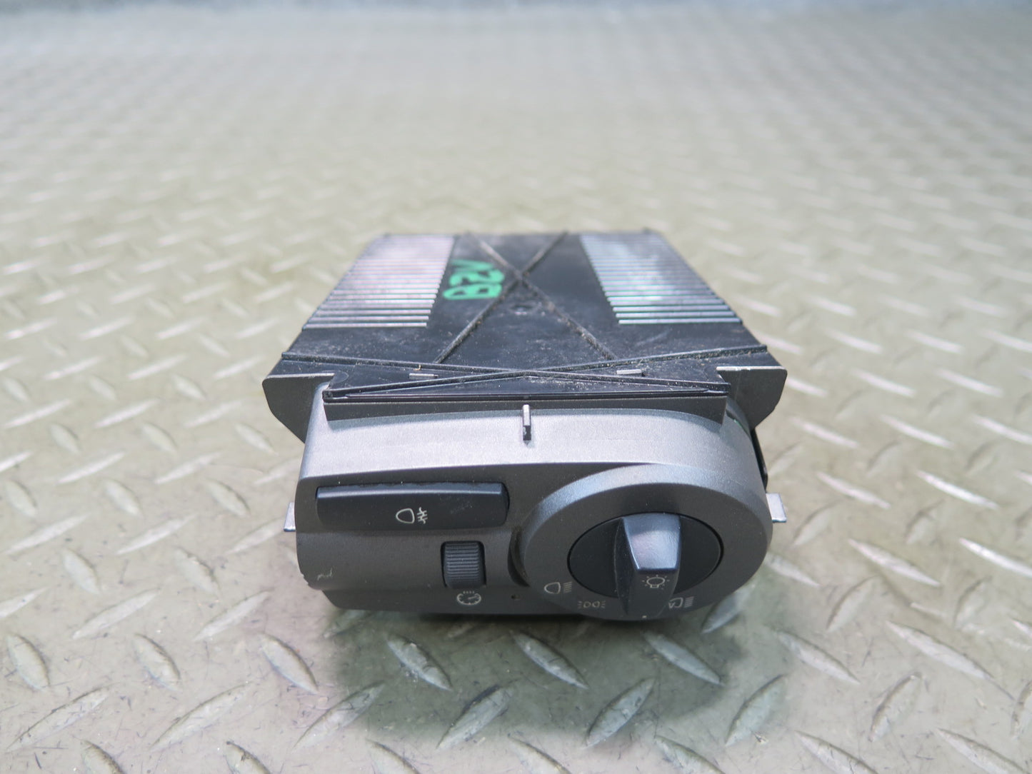 03-05 BMW E85 Z4 Headlight Fog Light Dimmer Switch Gray 6936814 OEM
