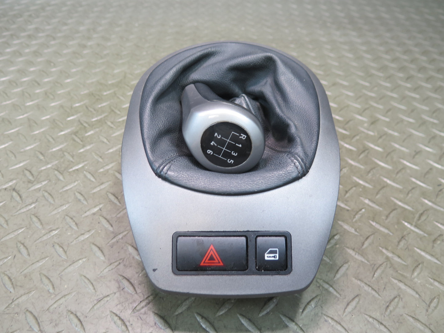 03-04 BMW E85 Z4 M/T Gear Shifter Boot Knob w Trim & Insert Assembly 66K OEM