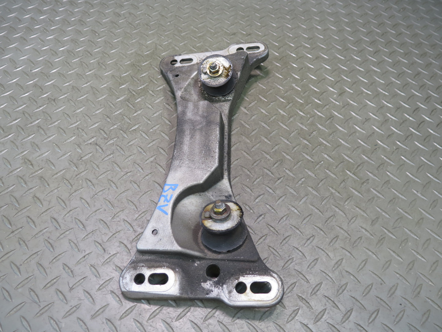 03-08 BMW E85 Z4 M/T Manual Transmission Crossmember Mount Support 66K Miles OEM