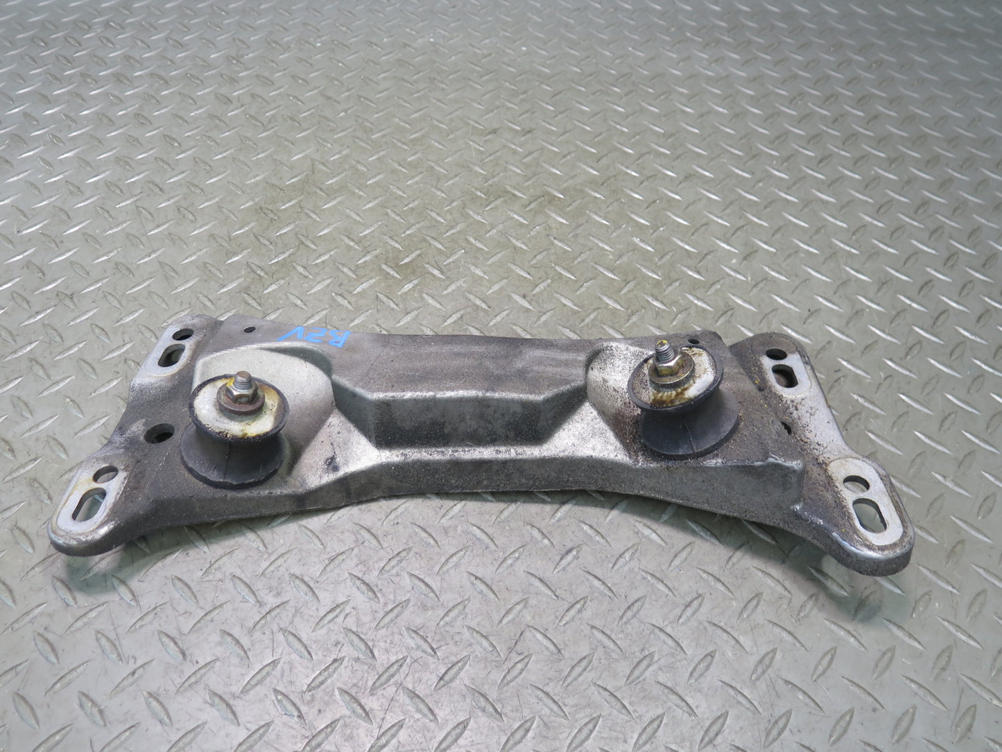 03-08 BMW E85 Z4 M/T Manual Transmission Crossmember Mount Support 66K Miles OEM