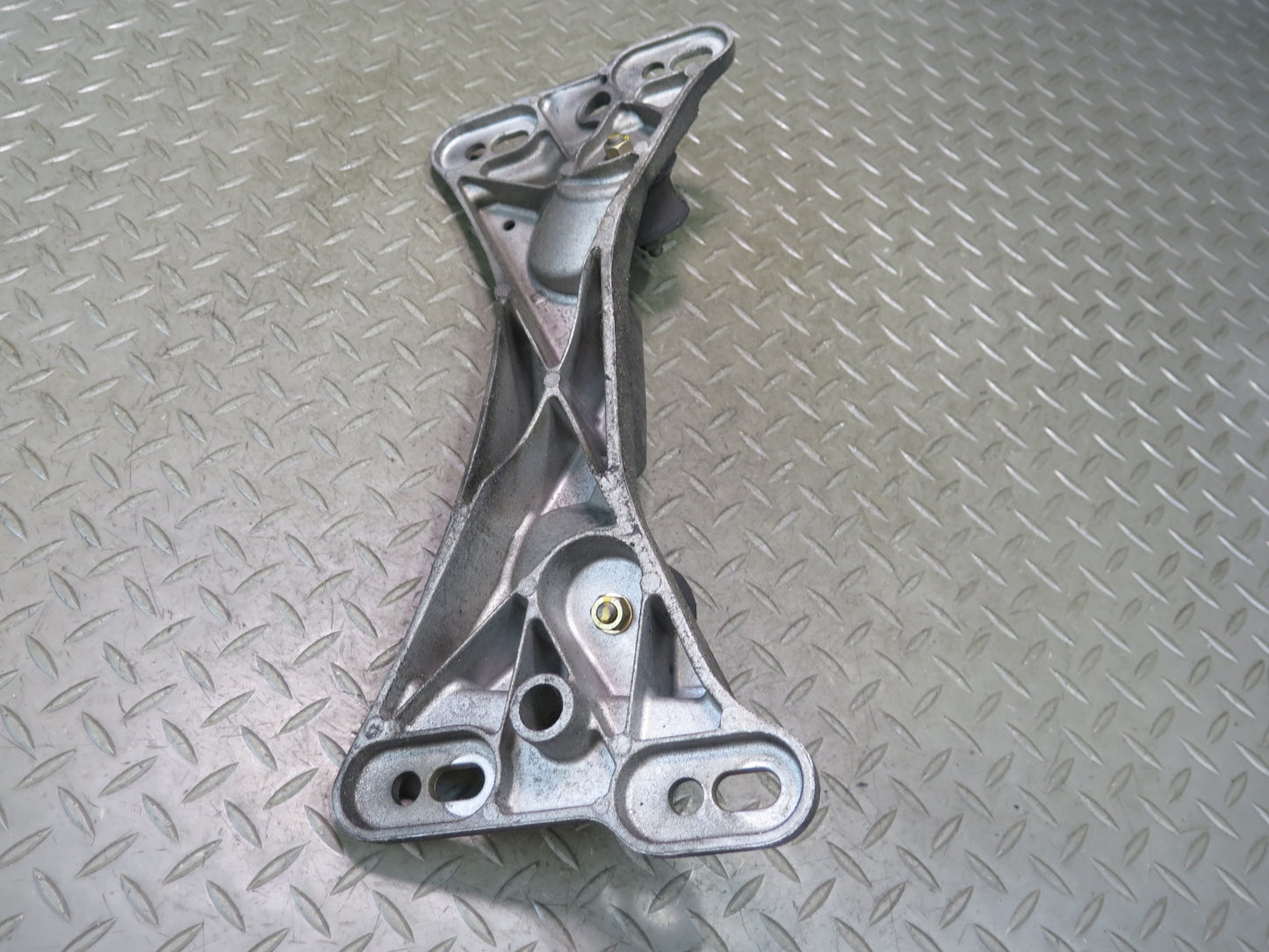 03-08 BMW E85 Z4 M/T Manual Transmission Crossmember Mount Support 66K Miles OEM