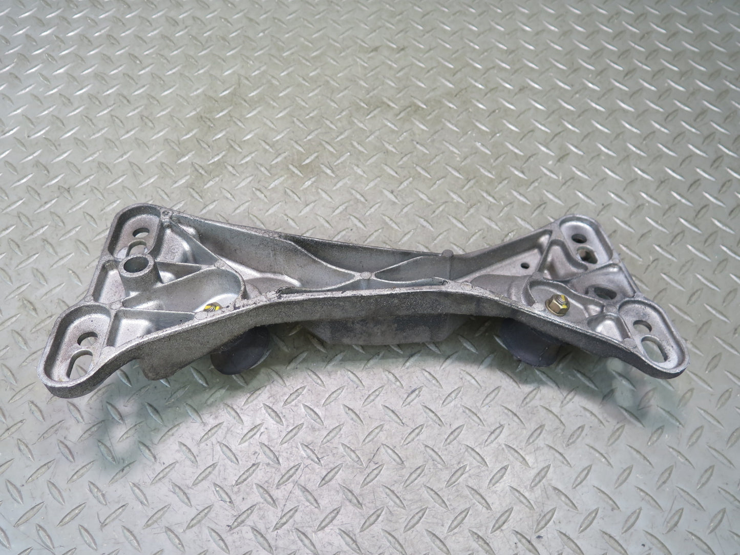 03-08 BMW E85 Z4 M/T Manual Transmission Crossmember Mount Support 66K Miles OEM