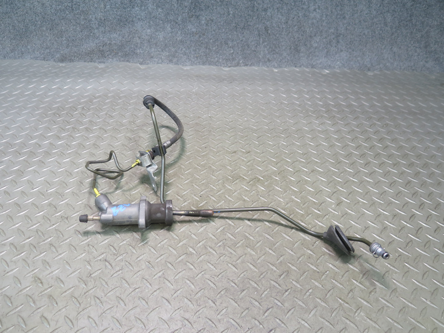 03-08 BMW E85 Z4 M/T Clutch & Brake Pedal w Clutch Cylinder & Hose Line 66K OEM