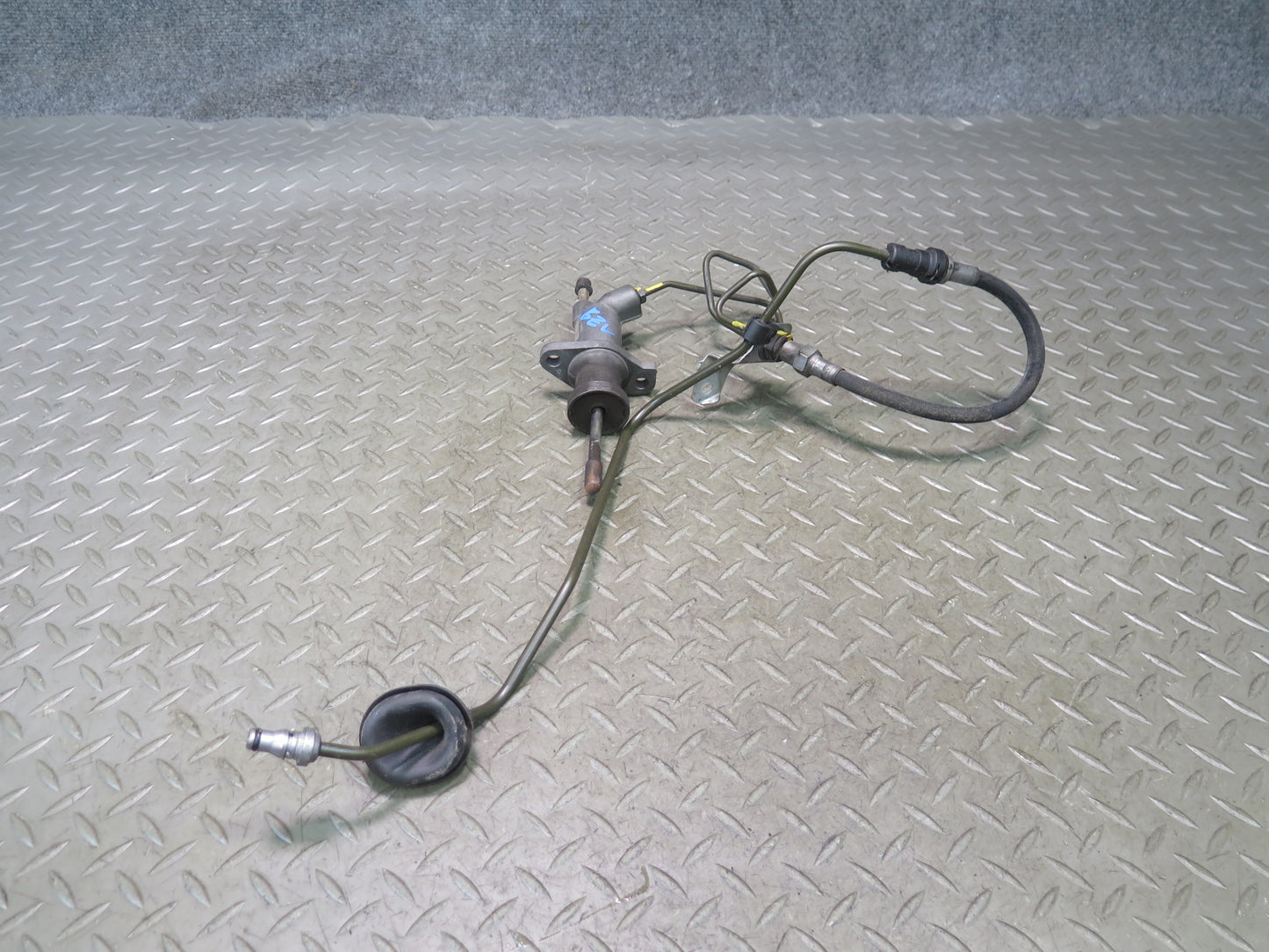 03-08 BMW E85 Z4 M/T Clutch & Brake Pedal w Clutch Cylinder & Hose Line 66K OEM