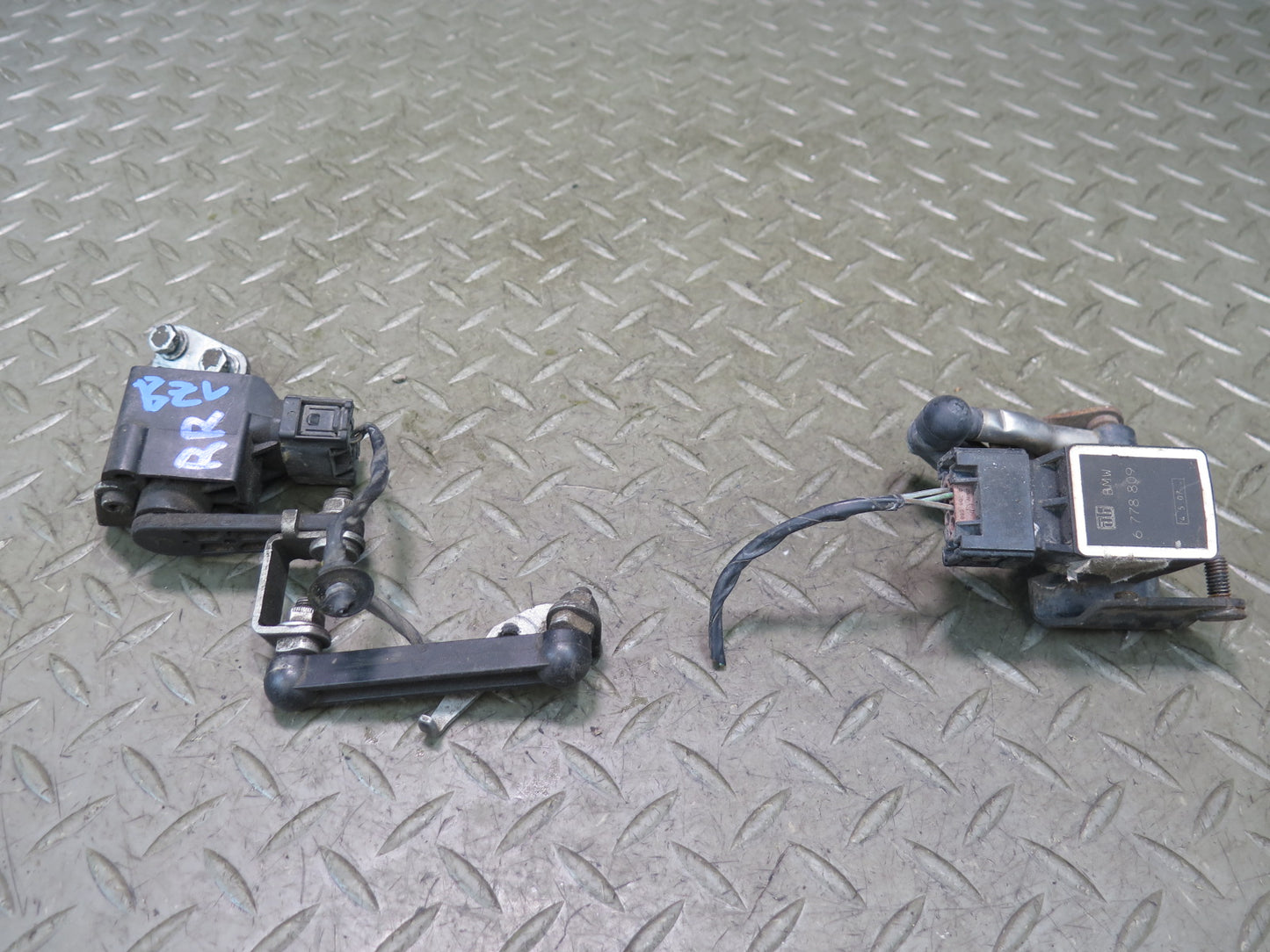 03-08 BMW E85 Z4 Set of 2 Front & Rear Suspension Height Level Sensor OEM