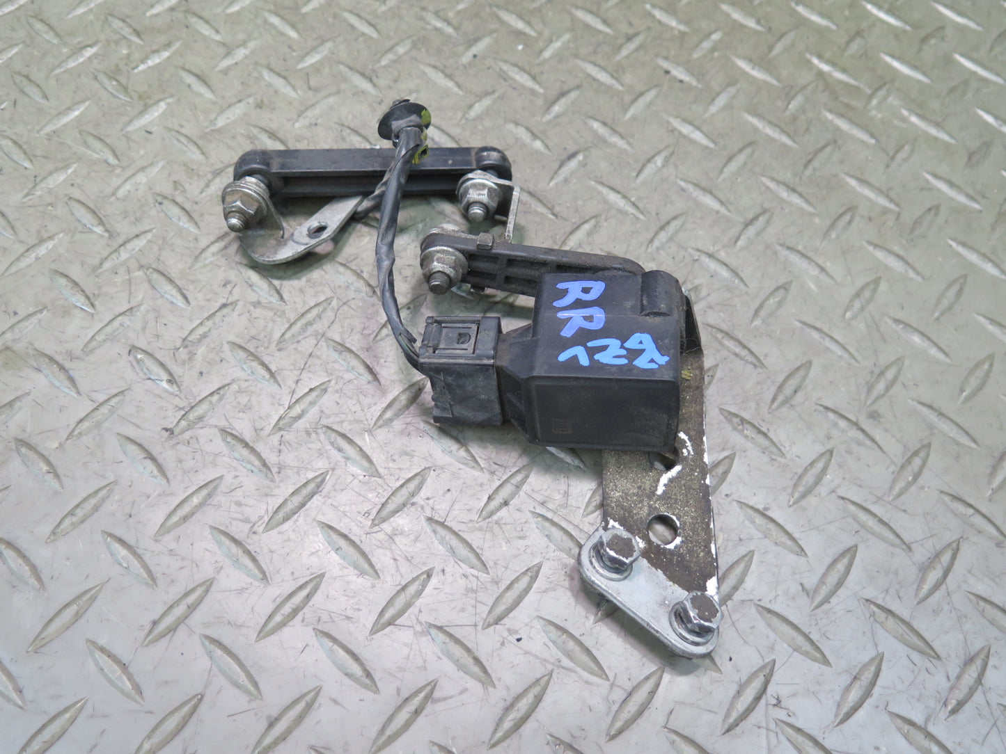 03-08 BMW E85 Z4 Set of 2 Front & Rear Suspension Height Level Sensor OEM