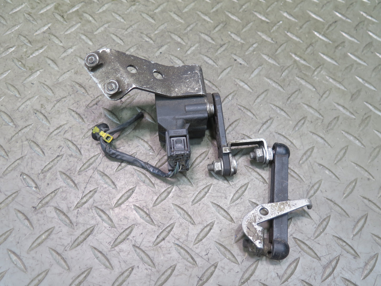 03-08 BMW E85 Z4 Set of 2 Front & Rear Suspension Height Level Sensor OEM